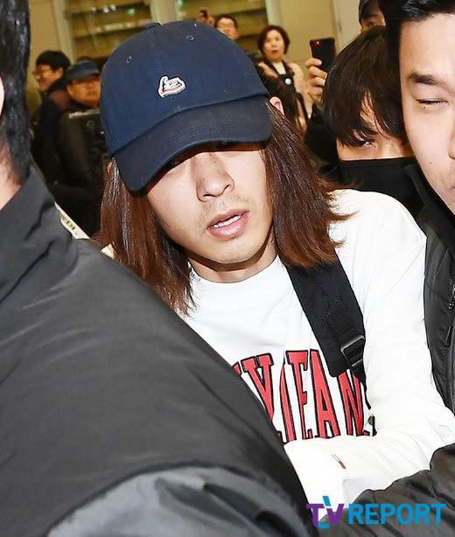 Khung cảnh hỗn loạn Jung Joon Young bị phóng viên bao vây khi về nước: Nhìn là biết dư luận Hàn Quốc phẫn nộ cỡ nào!