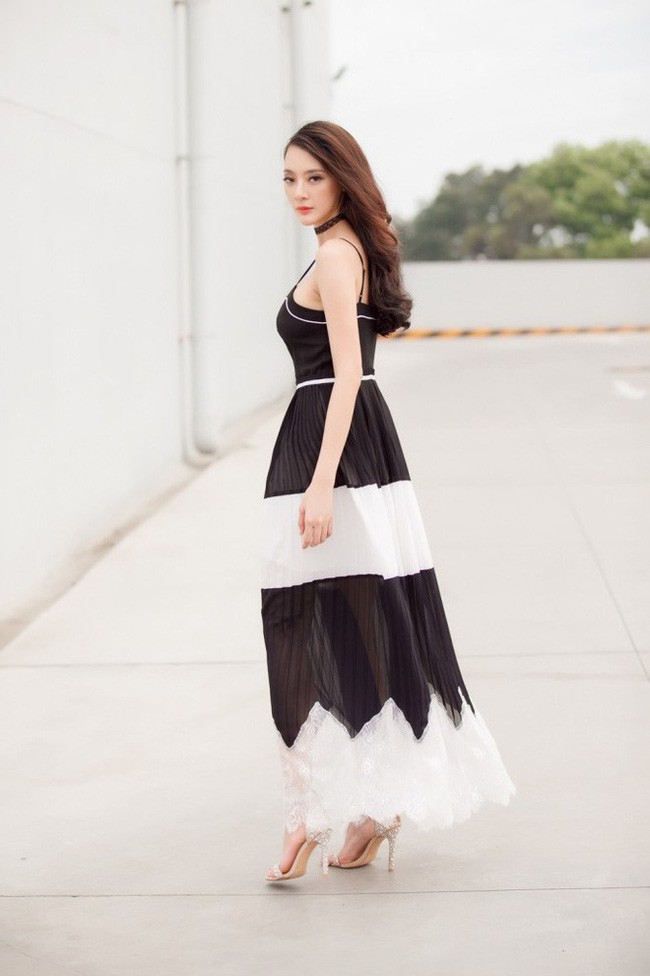 Bạn thân nóng bỏng gây chú ý hơn cả Nhã Phương khi chụp chung ảnh là ai?