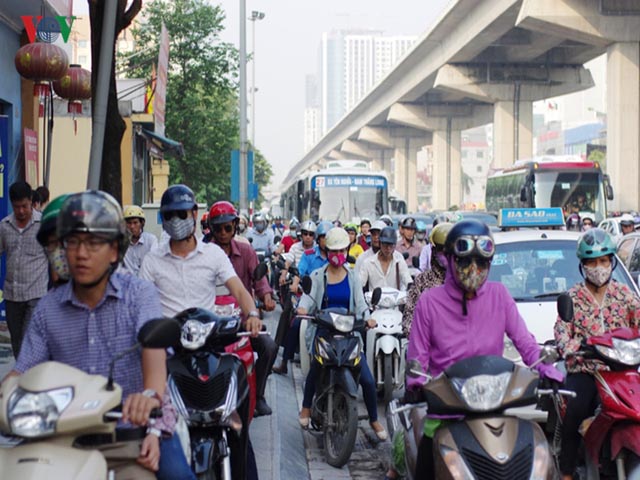 Hà Nội cấm xe máy đường Lê Văn Lương - Nguyễn Trãi: Ai đang thao túng và hưởng lợi?
