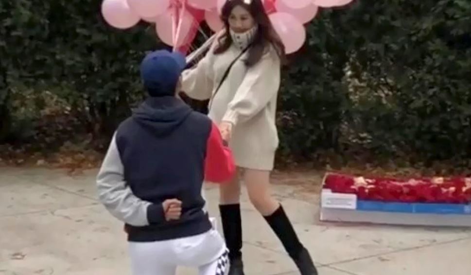 Chuyện tình bất ngờ của con gái tỷ phú sòng bạc Macao và bạn trai Harvard