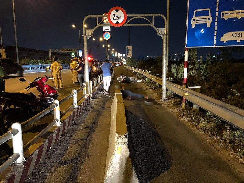 Tông vào dải bê tông giữa cao tốc, thanh niên tử vong