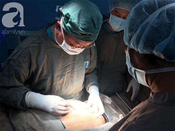 Mới 25 tuổi nhưng đã mang u buồng trứng 25kg: Cảnh báo chị em thấy bụng to ra, tiêu tiểu bất thường đừng chủ quan