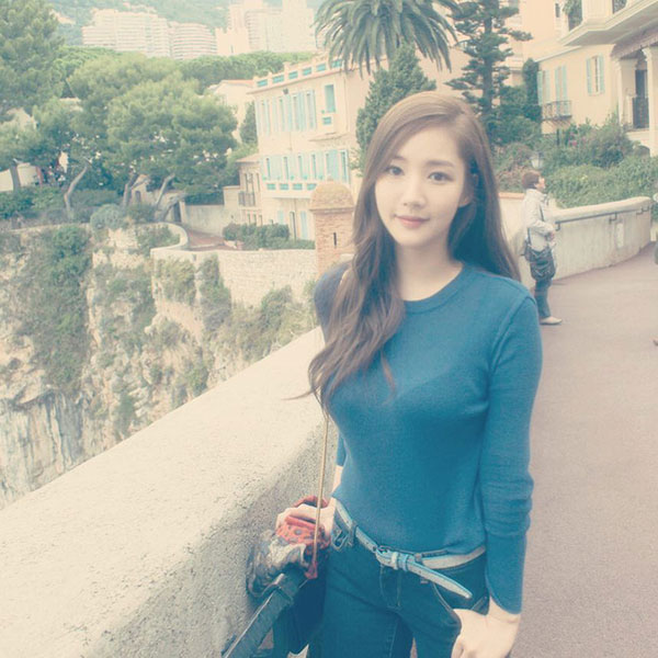 Vòng 1 đẫy đà như Park Min Young thì mặc gì vừa đẹp vừa sang? Câu trả lời nằm ở 4 tips sau đây Vòng 1 đẫy đà như Park Min Young thì mặc gì vừa đẹp vừa sang? Câu trả lời nằm ở 4 tips sau đây