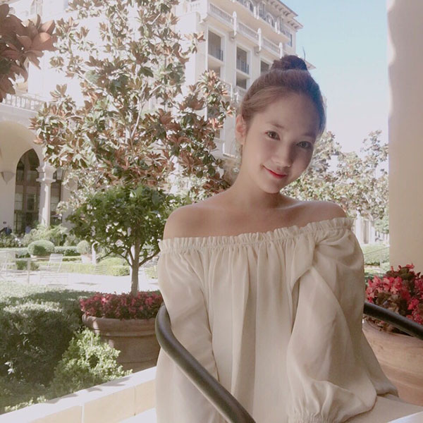 Vòng 1 đẫy đà như Park Min Young thì mặc gì vừa đẹp vừa sang? Câu trả lời nằm ở 4 tips sau đây Vòng 1 đẫy đà như Park Min Young thì mặc gì vừa đẹp vừa sang? Câu trả lời nằm ở 4 tips sau đây