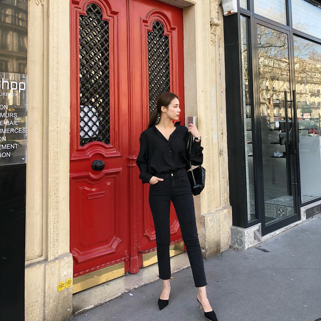 Mặc quần jeans đến công sở: Bạn không nên nhắm mắt diện bừa mà hãy tham khảo 3 tips sau