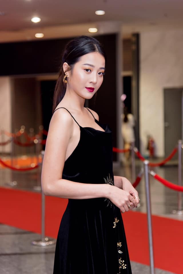 Không ngờ cô bạn thân giật người yêu cũng sở hữu sắc vóc vạn người mê đến Hương Giang cũng phải dè chừng