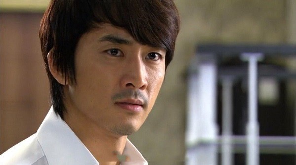 Đến nhà vợ cũ thăm con, có 1 thứ được đưa ra mà người chồng từng phản bội năm nào hối hận muốn chuộc lỗi