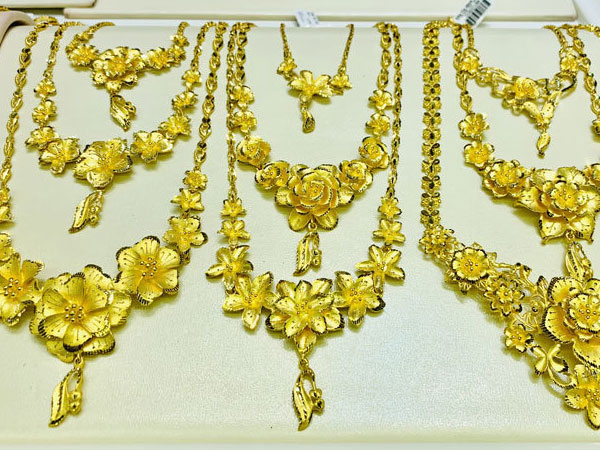 Giá vàng hôm nay 13/3: May mắn phút chót, vàng tăng nhanh