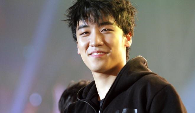 Vướng scandal, Seungri mất tất cả, tại sao Phạm Anh Khoa vẫn trở lại?