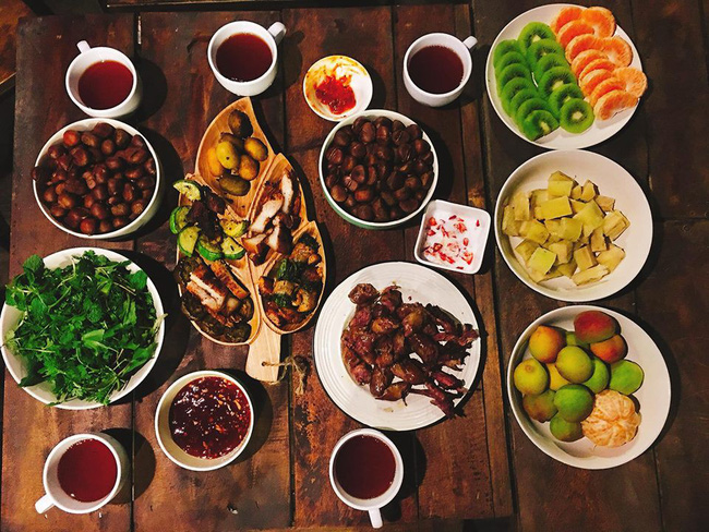 Khoe mâm cơm thịnh soạn phải nấu mất 2 tiếng, cô nàng bị chê tả tơi vì lý do không ngờ