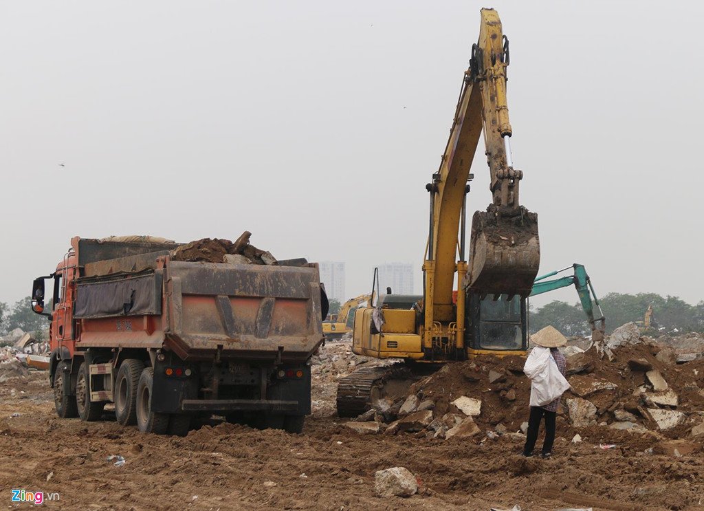 Dọn dẹp mặt bằng làm đường đua F1 tại Hà Nội