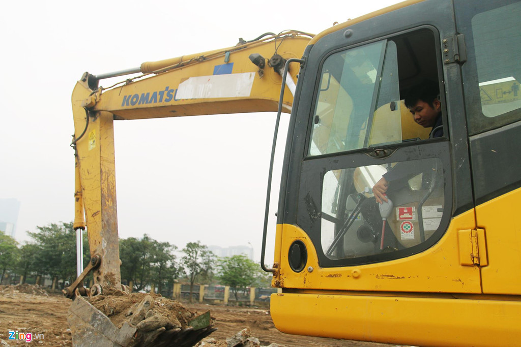 Dọn dẹp mặt bằng làm đường đua F1 tại Hà Nội