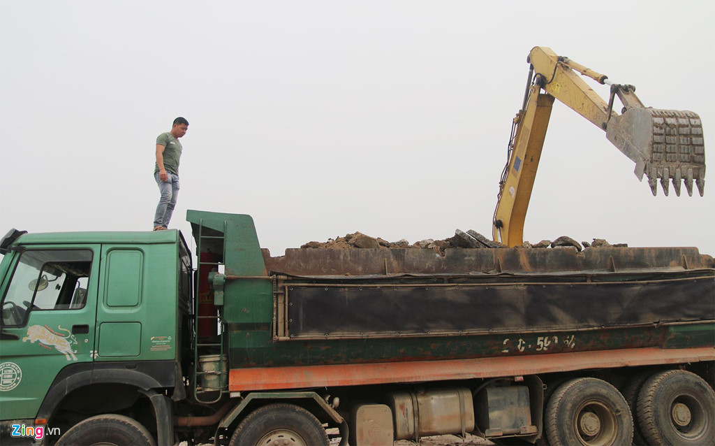 Dọn dẹp mặt bằng làm đường đua F1 tại Hà Nội