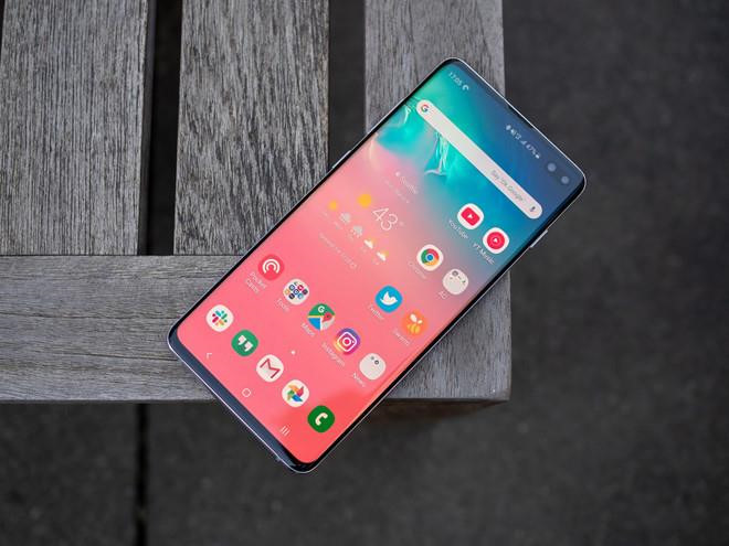Galaxy S10 bất ngờ cháy hàng tại Trung Quốc