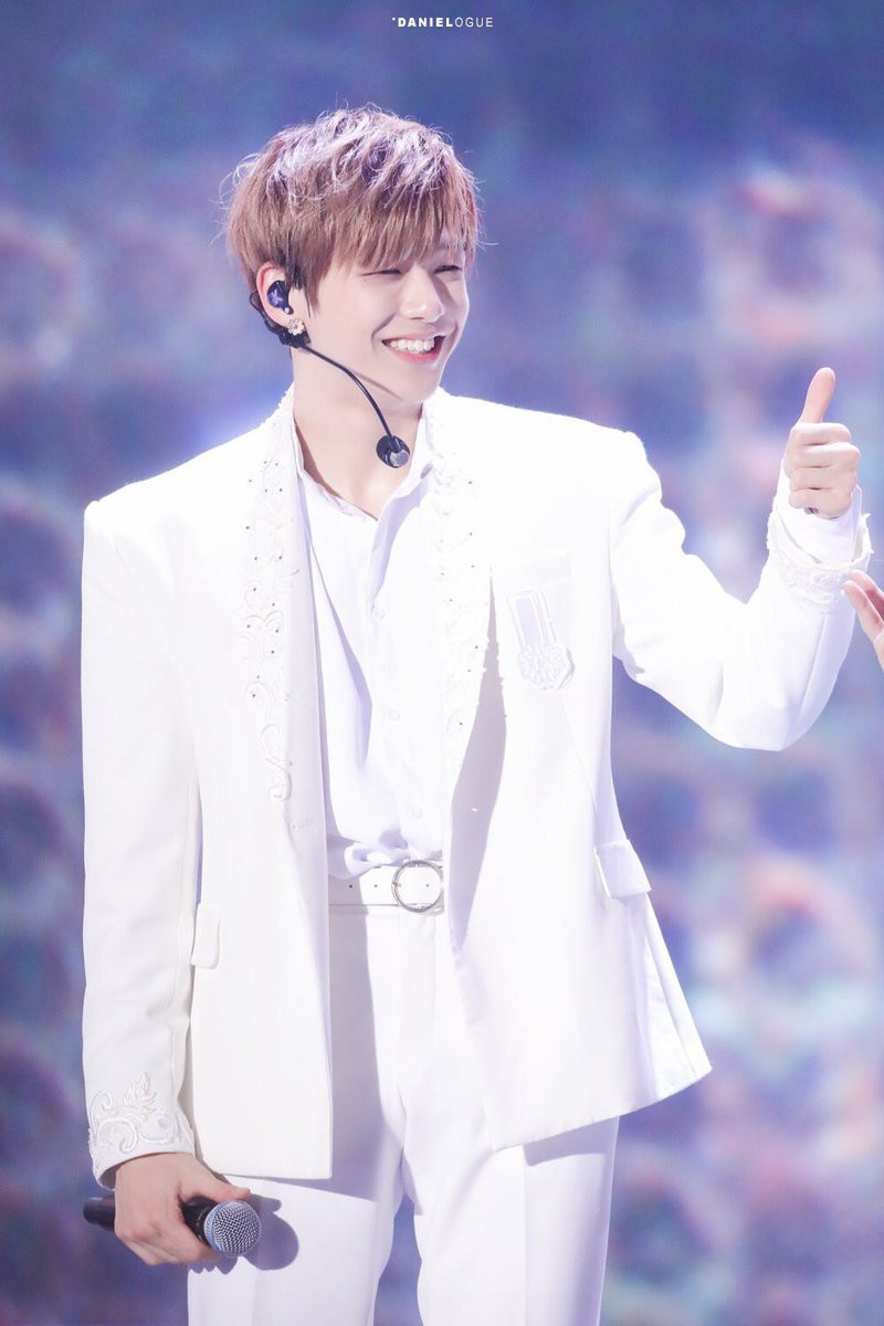 Hội bạn thân Kbiz bỗng bị réo gọi giữa bão scandal của Seungri: Người vô ý để lộ tình tiết, kẻ chối bay biến quan hệ Hội bạn thân Kbiz bỗng bị réo gọi giữa bão scandal của Seungri: Người vô ý để lộ tình tiết, kẻ chối bay biến quan hệ