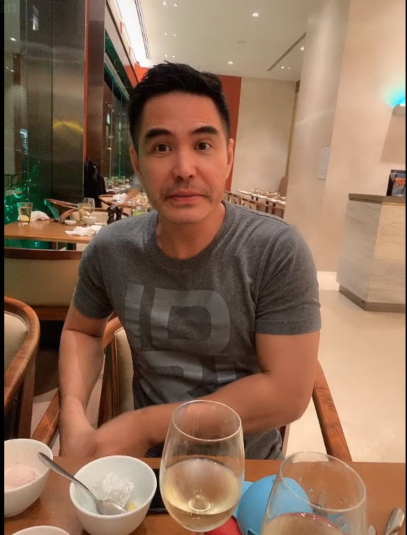 Thúy Ngân bất ngờ tung clip được Trung Dũng hôn tay, hứa sẽ cưới khi cô 30 tuổi