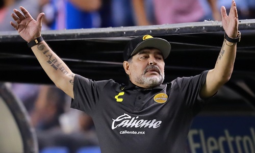 Maradona: Ronaldo như phù thủy, làm đúng những gì đã nói