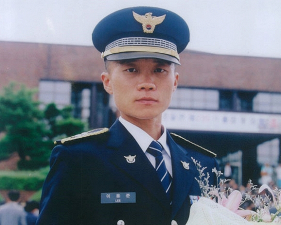 Sốc: Ít nhất một cảnh sát chết bí ẩn khi điều tra về vụ án nữ diễn viên Vườn sao băng tự sát vì bị cưỡng hiếp 100 lần