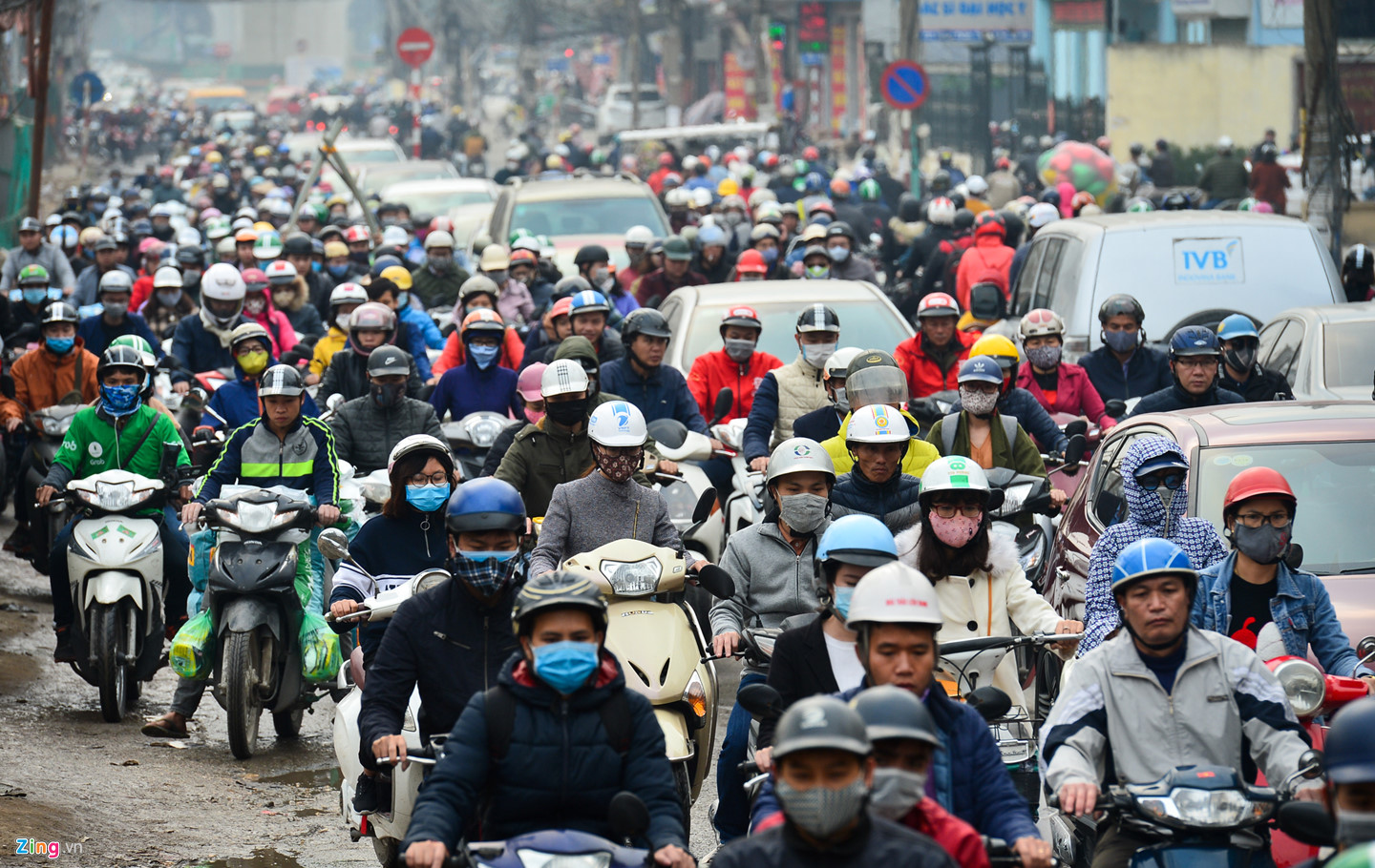 Đường Trường Chinh ngập ổ voi khi thi công dự án 9.400 tỷ