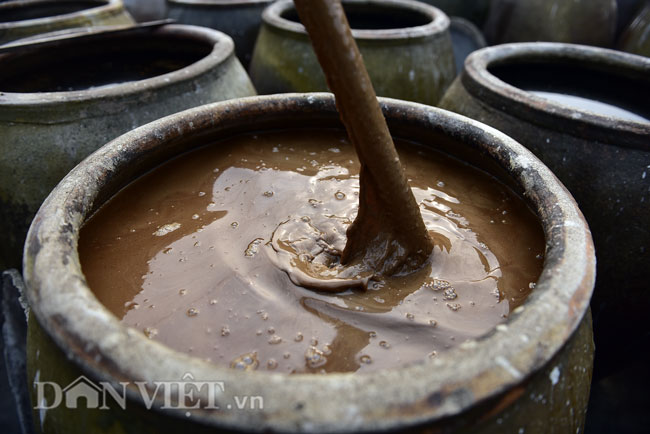 Cận cảnh quy trình sản xuất nước mắm truyền thống Cát Hải: 2 năm mới cho ra 1 mẻ