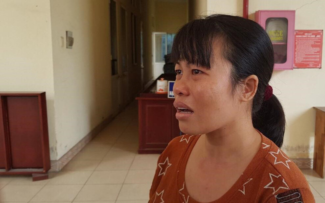 Vụ 2 bé gái chết vì tai nạn, bố mẹ ôm di ảnh cầu cứu khắp nơi: Hoãn phiên tòa, người mẹ khóc ngất