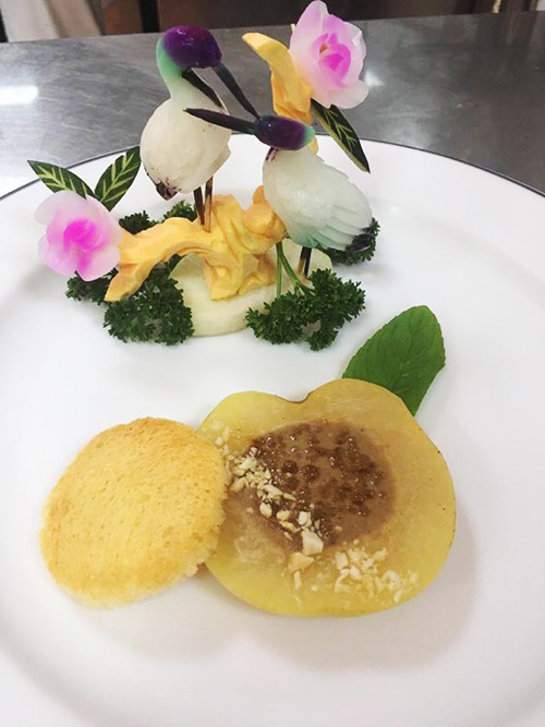 Bếp trưởng Metropole tiết lộ về bữa ăn bỏ lỡ của Trump - Kim