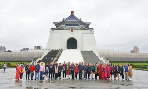 Việt Nam hoan nghênh Đài Loan mở lại visa Quan Hồng