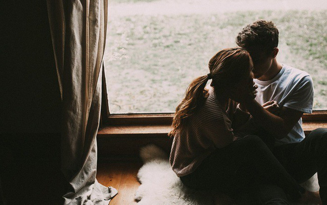 Không cần gương mặt xinh đẹp hay thân hình bốc lửa, vẫn có thể khiến chàng say đắm không rời bằng mẹo nhỏ này