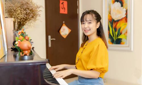 Nữ diễn viên 9X tiết lộ cảnh ngại ngùng nhất khi làm người yêu Công Lý