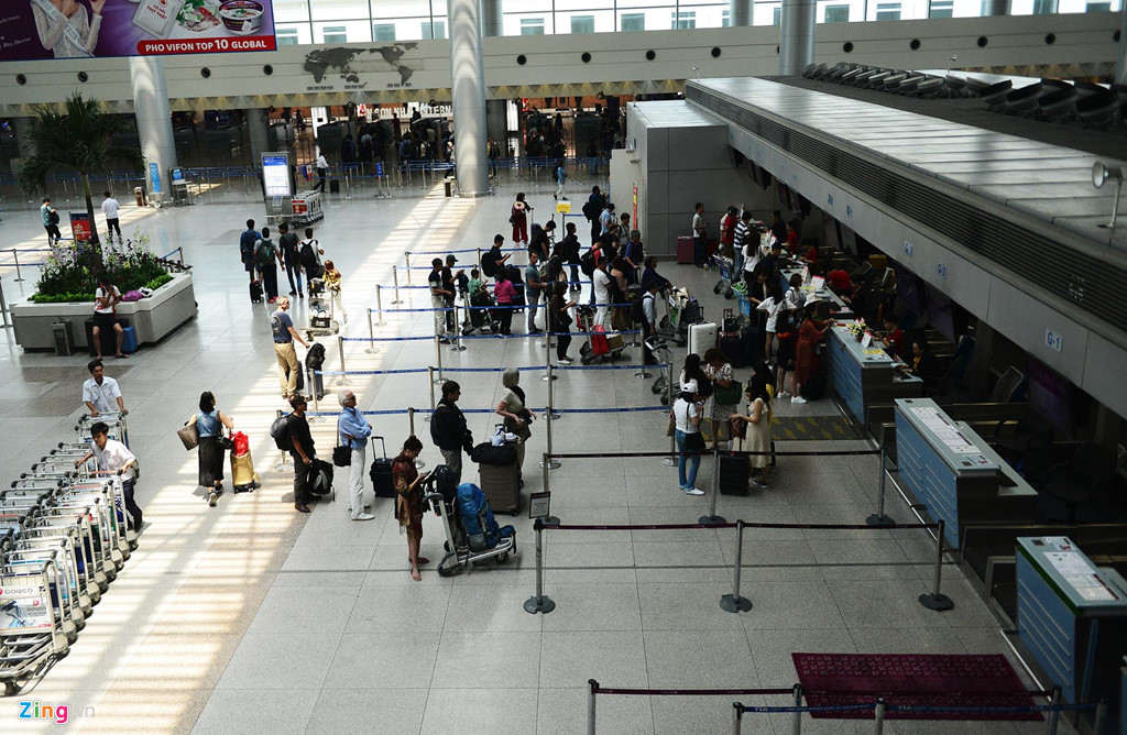 Cảnh đông đúc ở sân bay bị xếp bét bảng về chất lượng dịch vụ