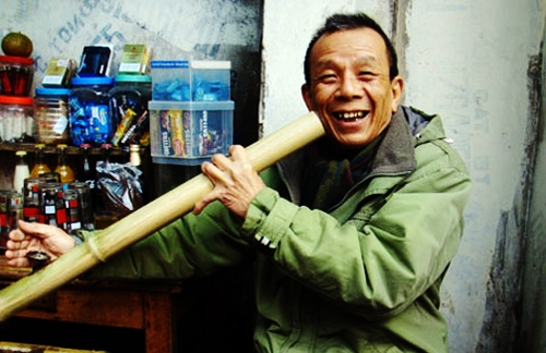 Nghệ sĩ Tự Long, Lan Hương khóc nhớ trưởng thôn Văn Hiệp