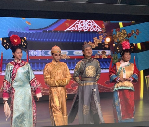 Dàn sao ‘Hoàn Châu cách cách’ òa khóc nức nở hội ngộ sau 20 năm