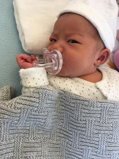 Mẹ đòi chụp ảnh tự sướng, phản ứng ra mặt của cậu nhóc khiến dân mạng nhấn like rần rần