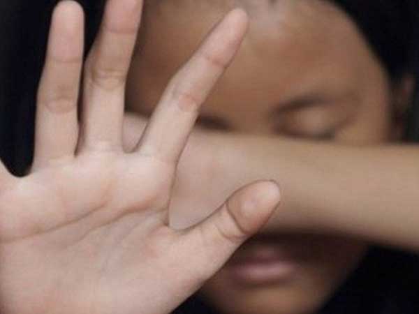 Nữ sinh dưới 16 tuổi bị bạn trai rủ qua đêm sau khi ngỏ lời yêu trên Facebook