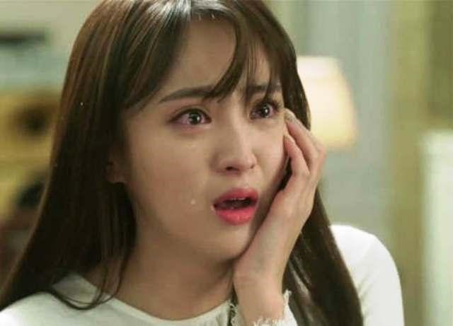 Dân mạng phẫn nộ vì cô gái bị bạn trai chửi mắng, tát sấp mặt do không ăn hải sản Dân mạng phẫn nộ vì cô gái bị bạn trai chửi mắng, tát sấp mặt do không ăn hải sản
