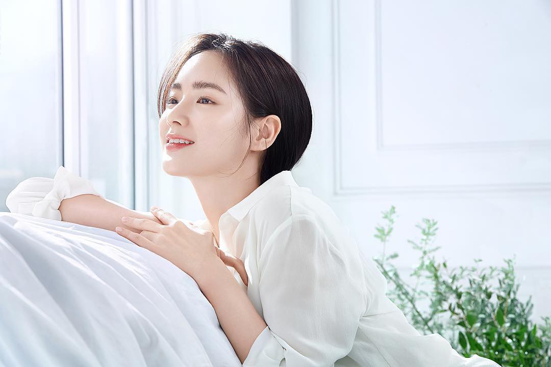 Cô nàng nổi như cồn trên Instagram với mặt mộc và cặp lông mày tự nhiên thách thức giới makeup là ai? Cô nàng nổi như cồn trên Instagram với mặt mộc và cặp lông mày tự nhiên thách thức giới makeup là ai?