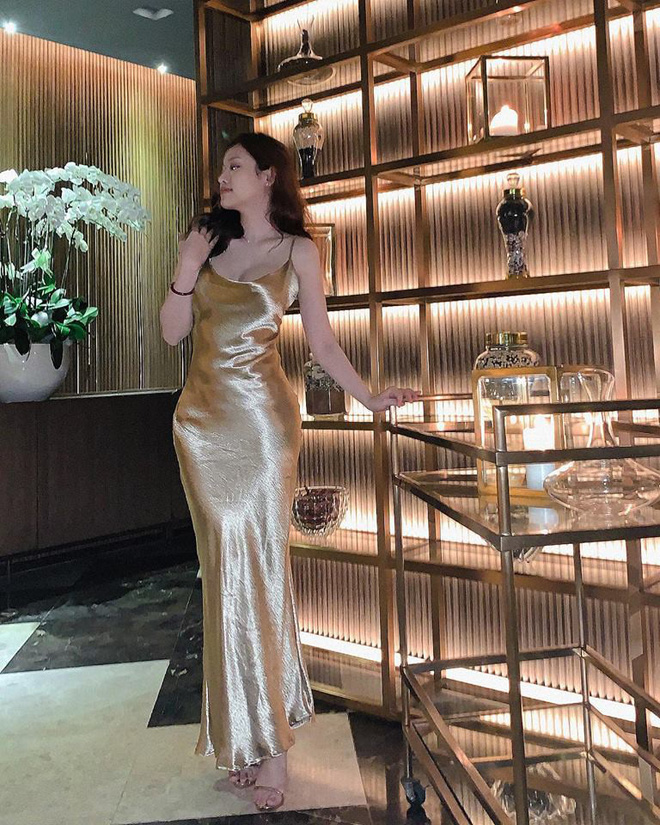 Hot girl thị phi Thúy Vi khoe dáng ở bể bơi, nhưng dân tình chỉ mải soi khoảnh khắc để lộ vùng nhạy cảm này Hot girl thị phi Thúy Vi khoe dáng ở bể bơi, nhưng dân tình chỉ mải soi khoảnh khắc để lộ vùng nhạy cảm này