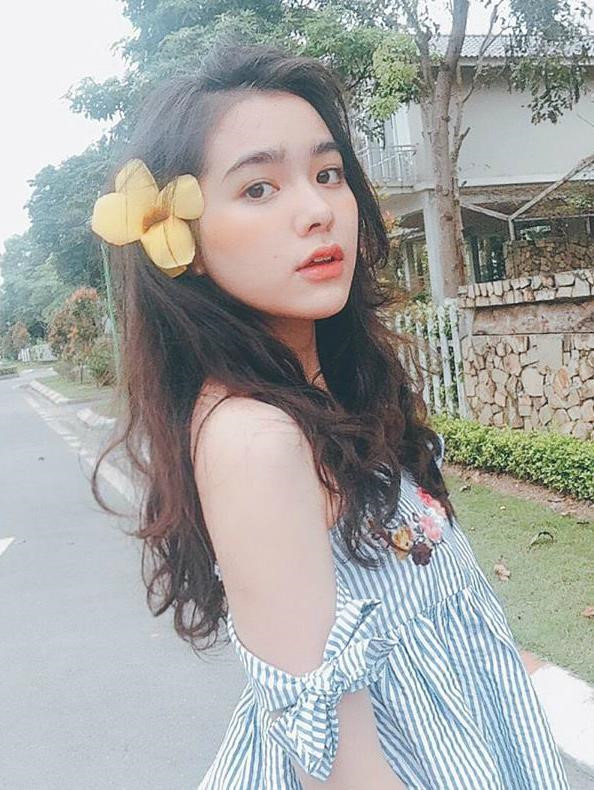 5 bông hồng lai giỏi nhiều thứ tiếng, có cuộc sống sang chảnh