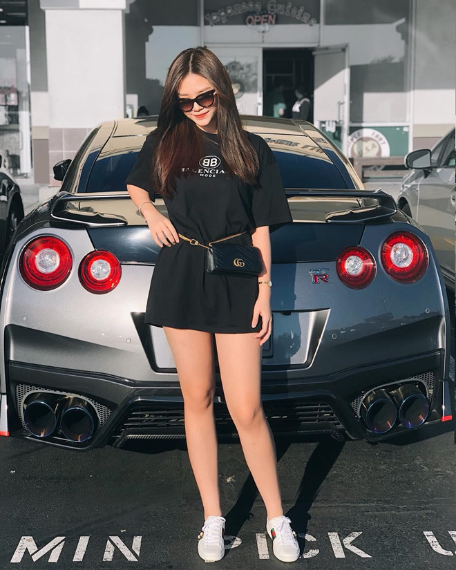 5 bông hồng lai giỏi nhiều thứ tiếng, có cuộc sống sang chảnh