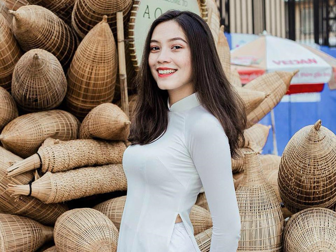 5 bông hồng lai giỏi nhiều thứ tiếng, có cuộc sống sang chảnh