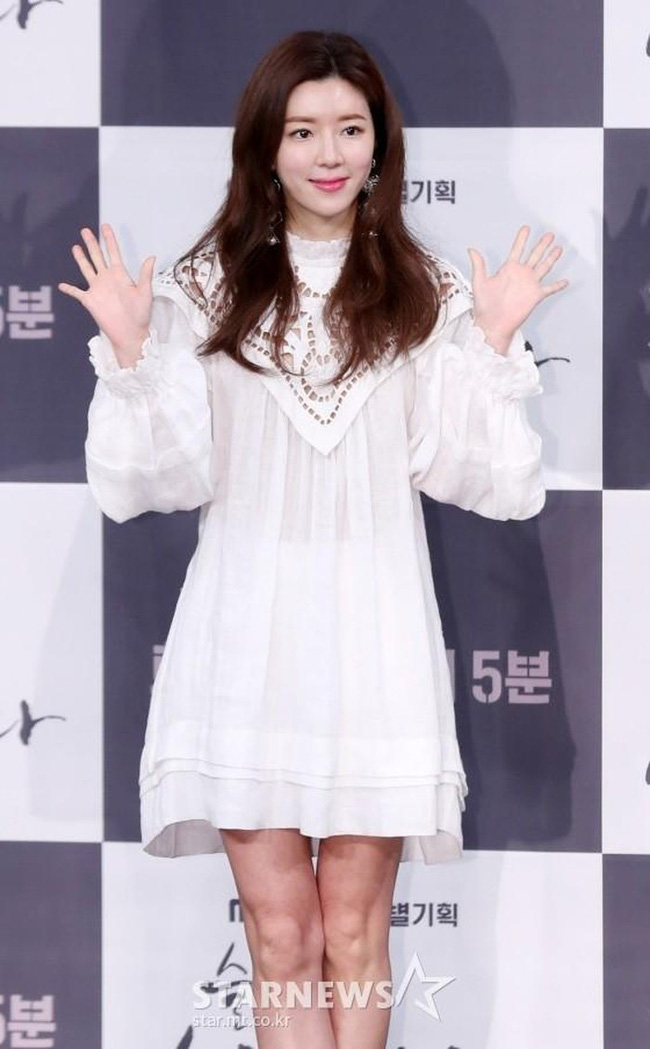 Nạn nhân gián tiếp của vụ bê bối Seungri: Bạn trai cũ đi mua dâm, chồng hiện tại thì đâm sau lưng, bị dân mạng tẩy chay không thương tiếc Nạn nhân gián tiếp của vụ bê bối Seungri: Bạn trai cũ đi mua dâm, chồng hiện tại thì đâm sau lưng, bị dân mạng tẩy chay không thương tiếc