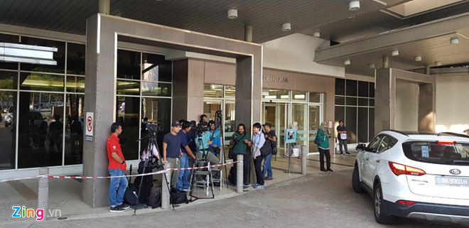 Đoàn Thị Hương được đưa đến bệnh viện sau cú sốc tại phiên tòa