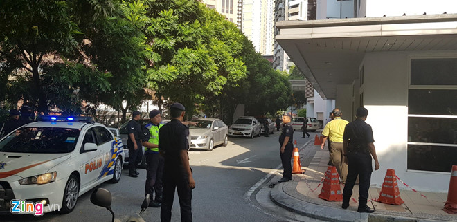 Đoàn Thị Hương được đưa đến bệnh viện sau cú sốc tại phiên tòa