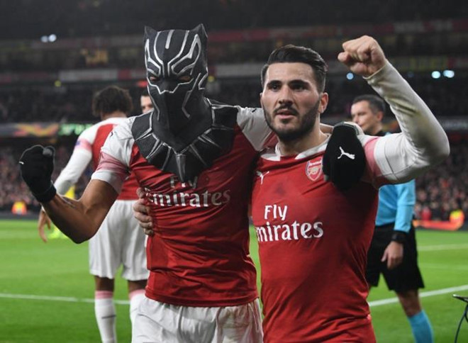 Aubameyang hóa thành Black Panther sau khi ghi bàn cho Arsenal