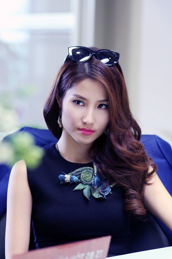 Diễm My 9x: Sốc vì bị bạn thân showbiz phản bội, đồng nghiệp nữ đối xử tệ bạc