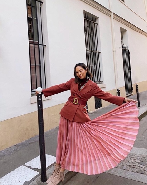 Nàng công sở học được gì từ 2 fashionista đình đám gốc Hàn?