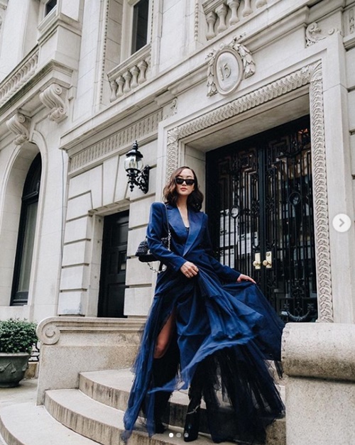 Nàng công sở học được gì từ 2 fashionista đình đám gốc Hàn?