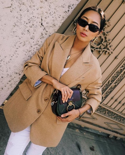 Nàng công sở học được gì từ 2 fashionista đình đám gốc Hàn?