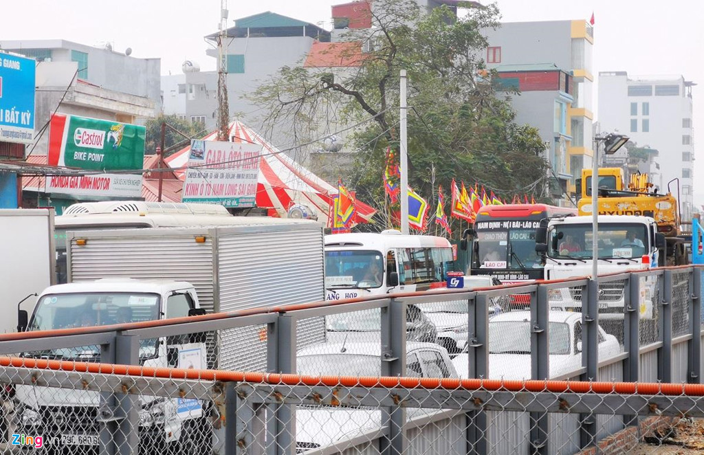 Cửa ngõ thủ đô trở thành con đường đau khổ vì ùn tắc triền miên