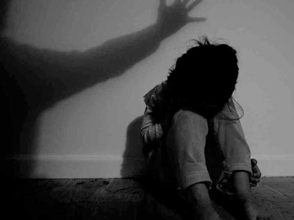 Bé gái 13 tuổi bị hàng xóm xâm hại dẫn đến mang thai